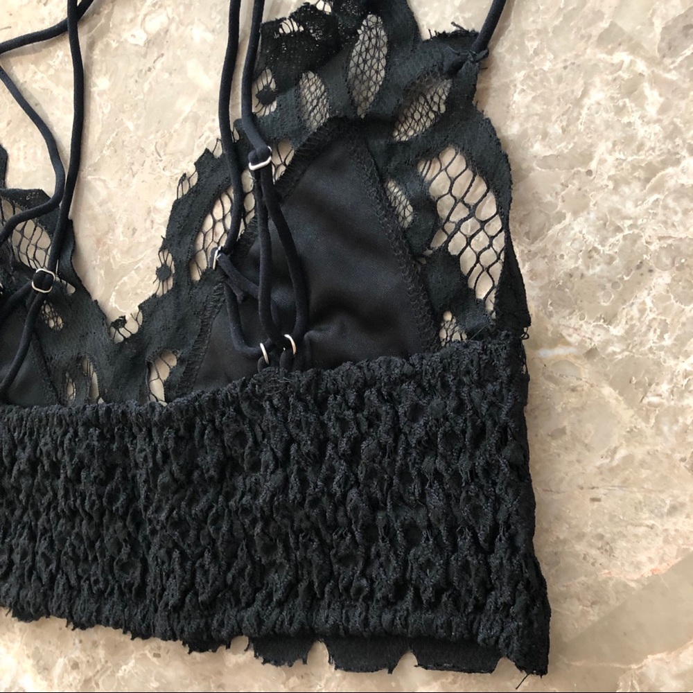 Strappy Scallop Bralette - Picture 9 of 11